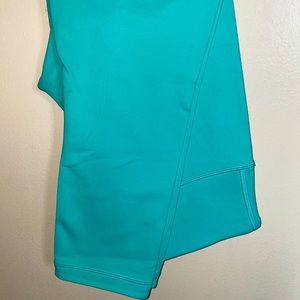 Lululemon Reversible Blue/Black Cropped Leggings